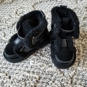 Toddler winter boots size 21 or 5.5 genuine leather sherling